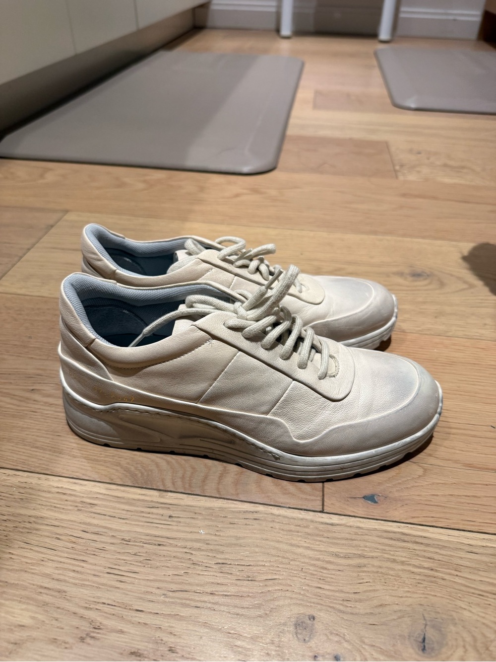 Common Projects Distressed Cream Leather Low-Top Sneakers 6011